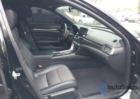 2018 Honda Accord Sport 2.0T z USA, uszkodzony, nr VIN 1HGCV2F32JA014703